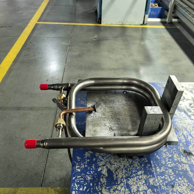 Titanyum TA1 Tüp İçerisi Tüp Isı Değiştiricisi 1.0mm Dış Tüp Kalınlığı ve 4.2MPA Soğutucu Yan En Yüksek Basıncı ile HVAC ve Endüstriyel Soğutma için